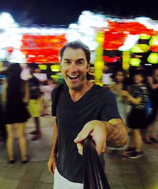 Profile picture of Roy Moranz selfie stick in Vietnam.